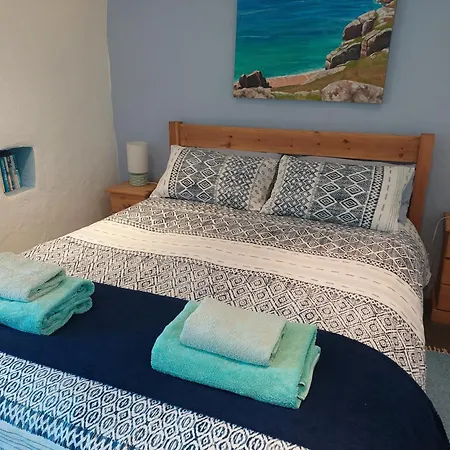 Characterful Near Stunning Coast Holiday home Penzance