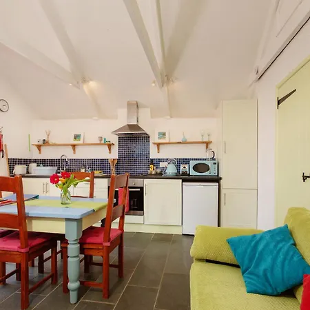 Characterful Near Stunning Coast Holiday home *