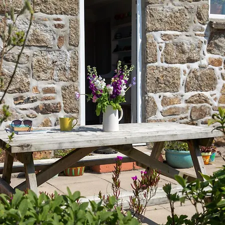 Characterful Near Stunning Coast Penzance